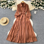 Mariana | Vestido Longo em Renda Patchwork com Botões e Cintura Ajustável