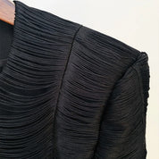 Jaqueta Curta de Luxo com Textura de Franjas Lineares e Botões Dourados
