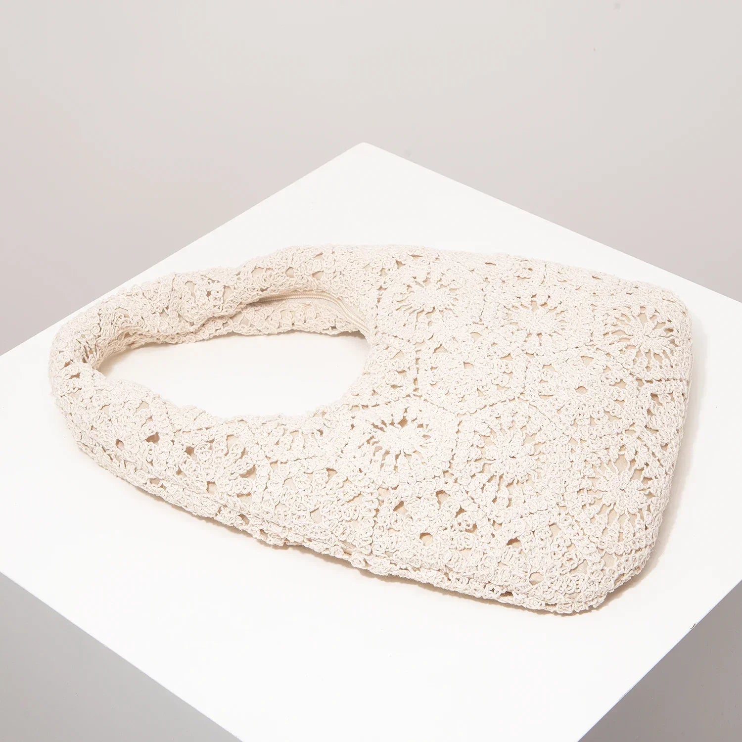 Bolsa de Ombro Trançada Vazado Artesanal – Estilo Premium para Praia e Viagens