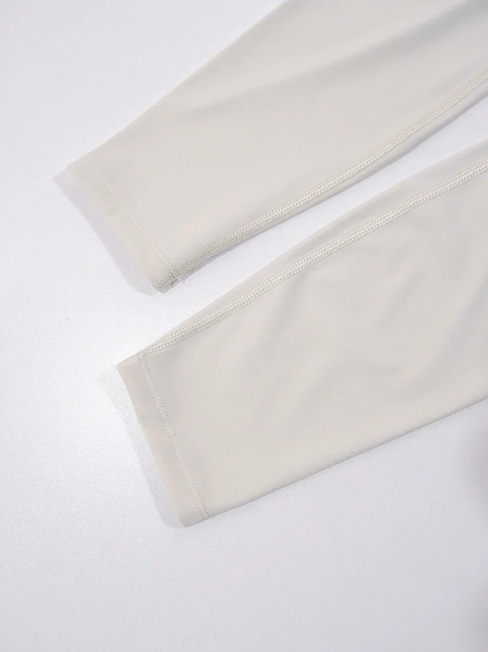 Conjunto Esportivo Feminino com Zíper Dourado e Calça Modeladora
