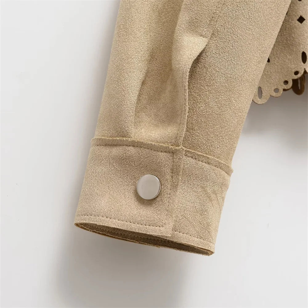 Dandara | Casaco Cropped Bege com Detalhes Vazados e Design Autoral