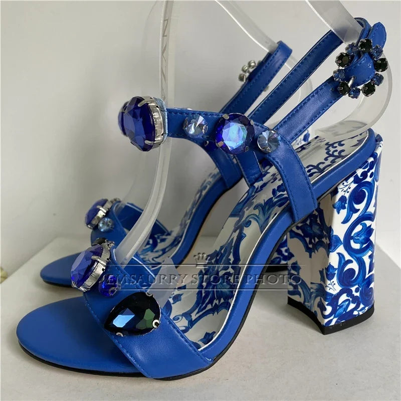 Sandália Luxuosa Diamond Crystal – Estampa Azul e Branco