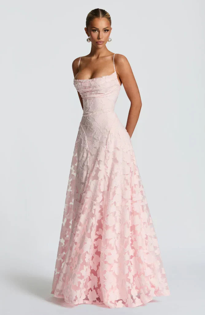 Madalena | Vestido Longo Bordô em Renda com Alças Finas e Corte Evasê