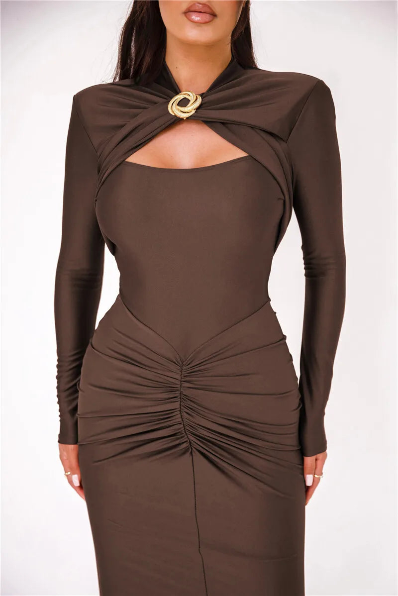 Bianca | Vestido Maxi em Malha com Fivela de Metal e Manga Longa