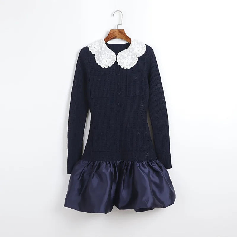 Vestido Mini de Luxo com Detalhes em Renda, Mangas Longas e Saia de Volume