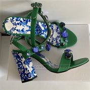Sandália Luxuosa Diamond Crystal – Estampa Azul e Branco