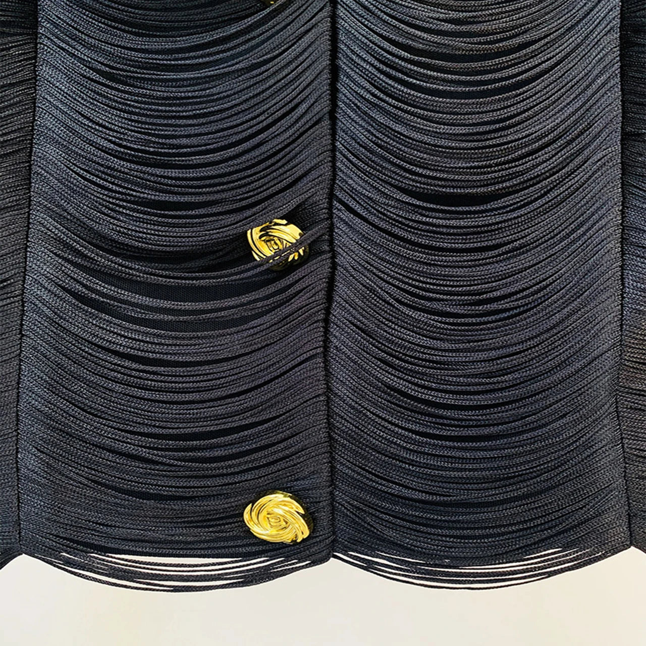 Jaqueta Curta de Luxo com Textura de Franjas Lineares e Botões Dourados