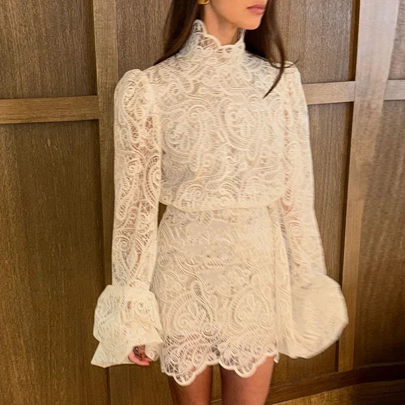 Conjunto Feminino Bordado Eulalie: Elegância em Branco Marfim