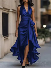 Lorena | Vestido Longo Azul Royal com Decote Halter Cruzado e Babado Assimétrico