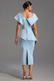 Vestido Midi Elegante de Cintura Alta com Gola Assimétrica e Design Escultural