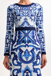 Vestido Dolce Midi de Cintura Alta com Estampa Exclusiva e Silhueta Esculpida