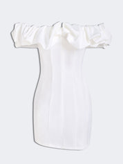 Violante | Vestido Mini Branco com Ombros Caídos e Babado Volumoso