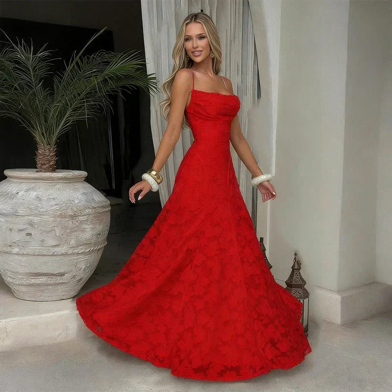 Madalena | Vestido Longo Bordô em Renda com Alças Finas e Corte Evasê