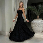 Madalena | Vestido Longo Bordô em Renda com Alças Finas e Corte Evasê