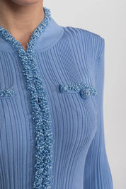 Vestido Curto Manga Longa com Acabamento de Pedraria e Punhos em Sino