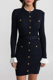 Vestido Midi Canelado com Detalhes em Splicing e Mangas Trombeta