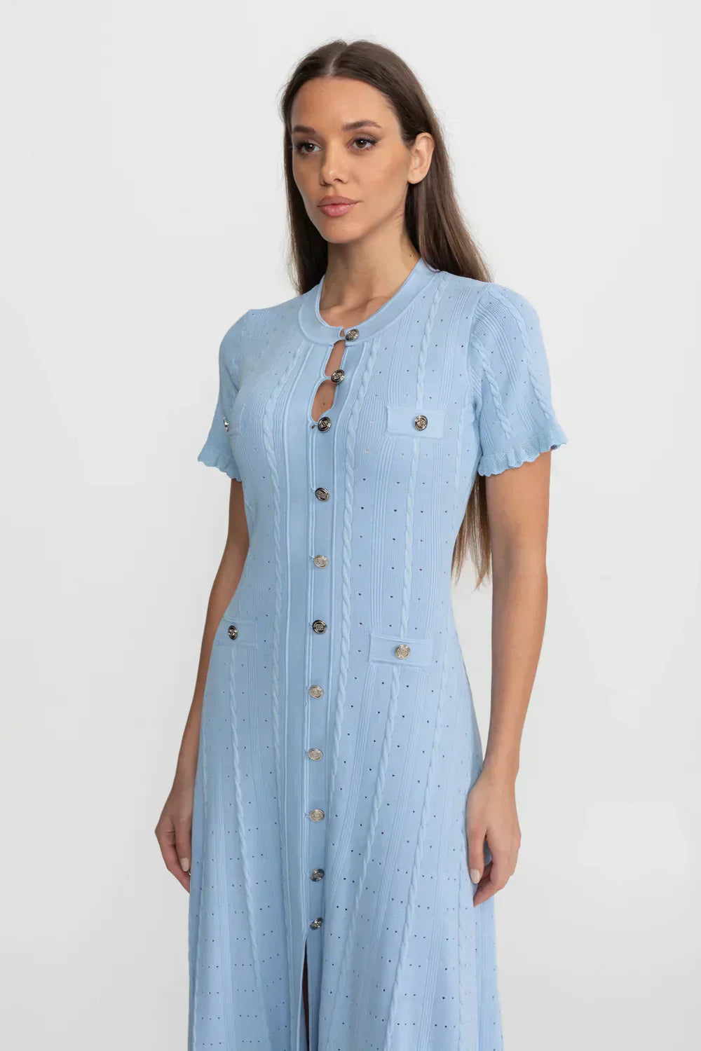 Serena | Vestido Midi em Tricô Vazado Azul com Babados e Botões