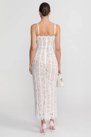 Vestido Longo Escultural com Decote Quadrado e Renda Nobre