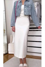 Anya | Vestido Midi Branco Tomara que Caia com Fenda Sutil