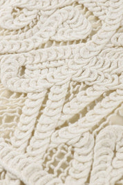 Ophelia | Vestido Mini em Crochê Floral Off-White com Decote Halter