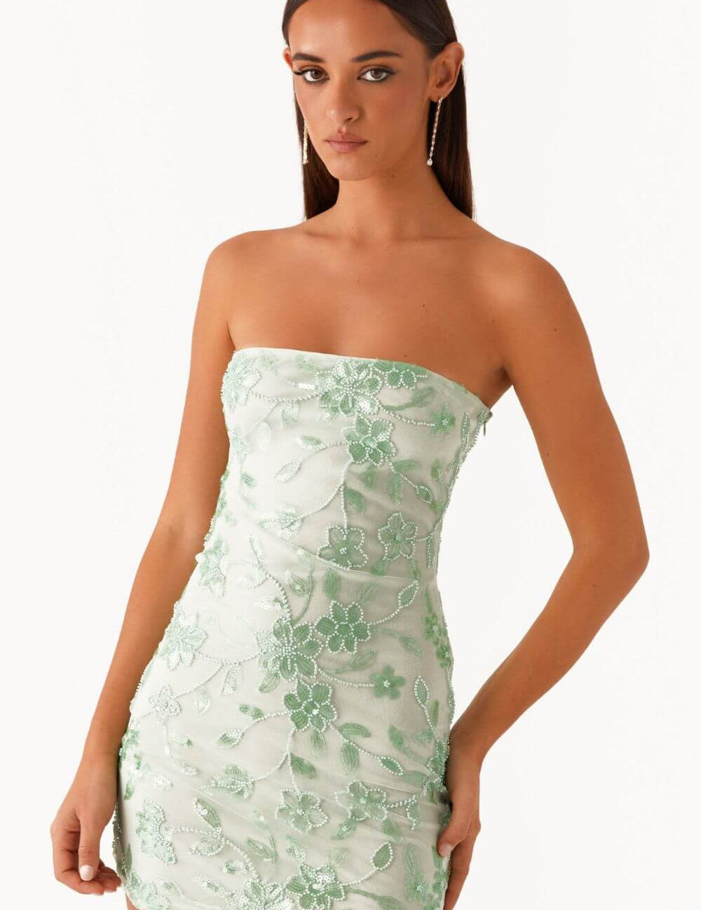 vestido-curto-lantejoulas-tomara-que-caia-carminia_15.jpg