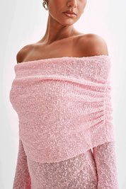 Bruna | Vestido Curto Off-Shoulder com Manga Longa Translúcida