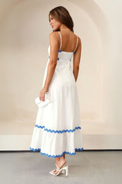 Lila | Vestido Midi Azul com Bordado Guipir e Tomara que Caia