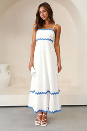 Lila | Vestido Midi Azul com Bordado Guipir e Tomara que Caia