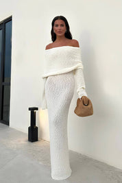 Camila | Vestido Longo Preto Off-Shoulder com Manga Longa
