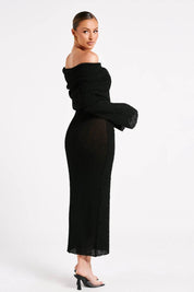 Camila | Vestido Longo Preto Off-Shoulder com Manga Longa
