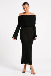 Camila | Vestido Longo Preto Off-Shoulder com Manga Longa