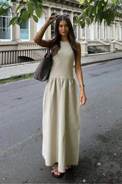 Georgina | Vestido Midi Nude em Poliamida com Cintura Franzida