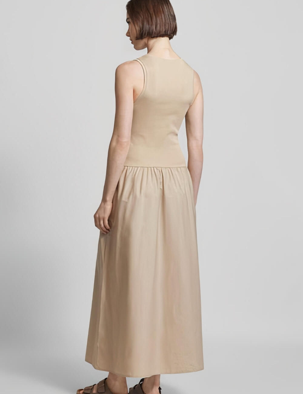 vestido-midi-longo-bege-sem-manga-carminia_7.jpg