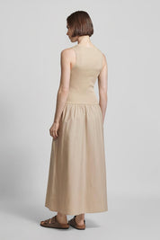Georgina | Vestido Midi Nude em Poliamida com Cintura Franzida