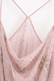 Rose | Vestido Mini em Renda Rosê com Cowl Neck e Bordado Sutil